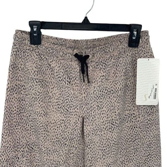 Lululemon‎ Step Lively Crop in Dottie Dash Grain Black NWT Size 6 - Picture 3 of 11